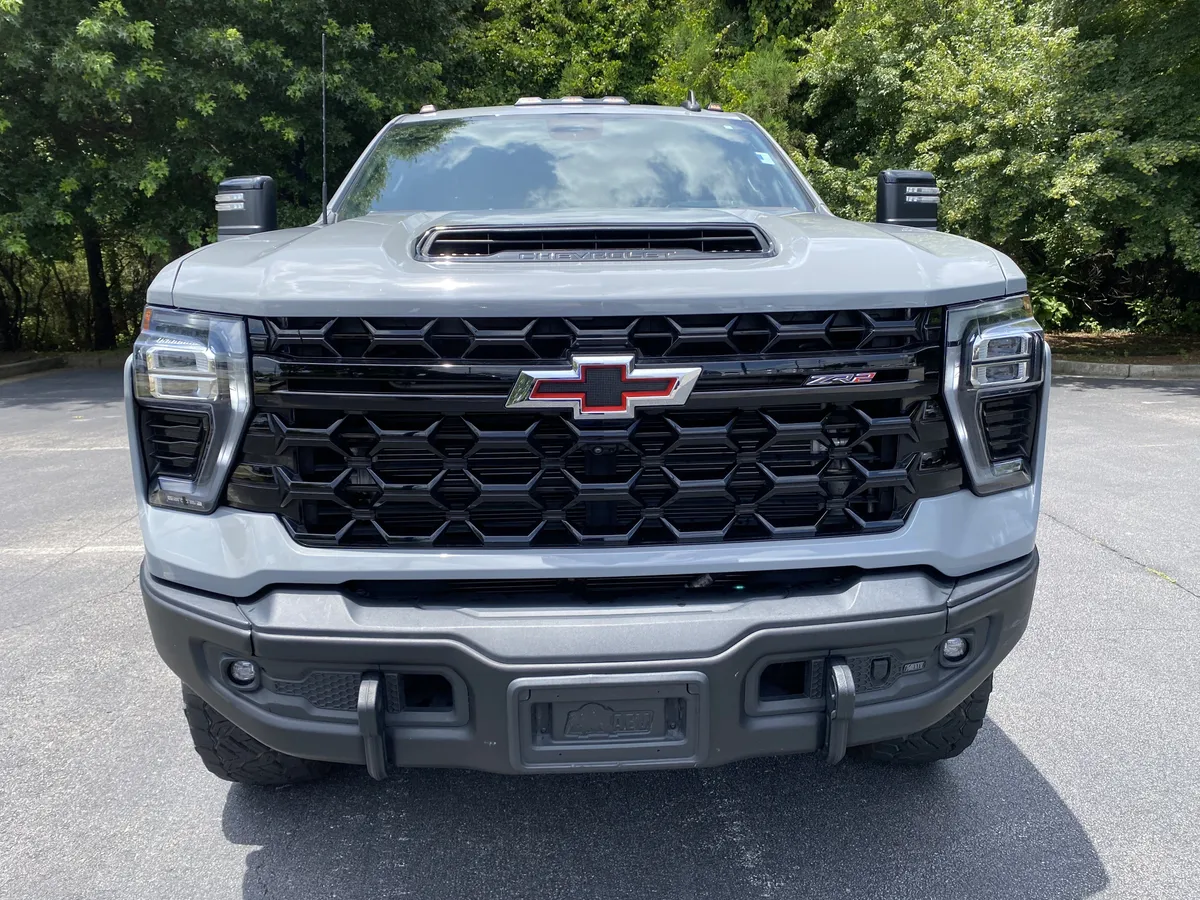 2024 Chevrolet Silverado 2500HD ZR2 thumbnail 2