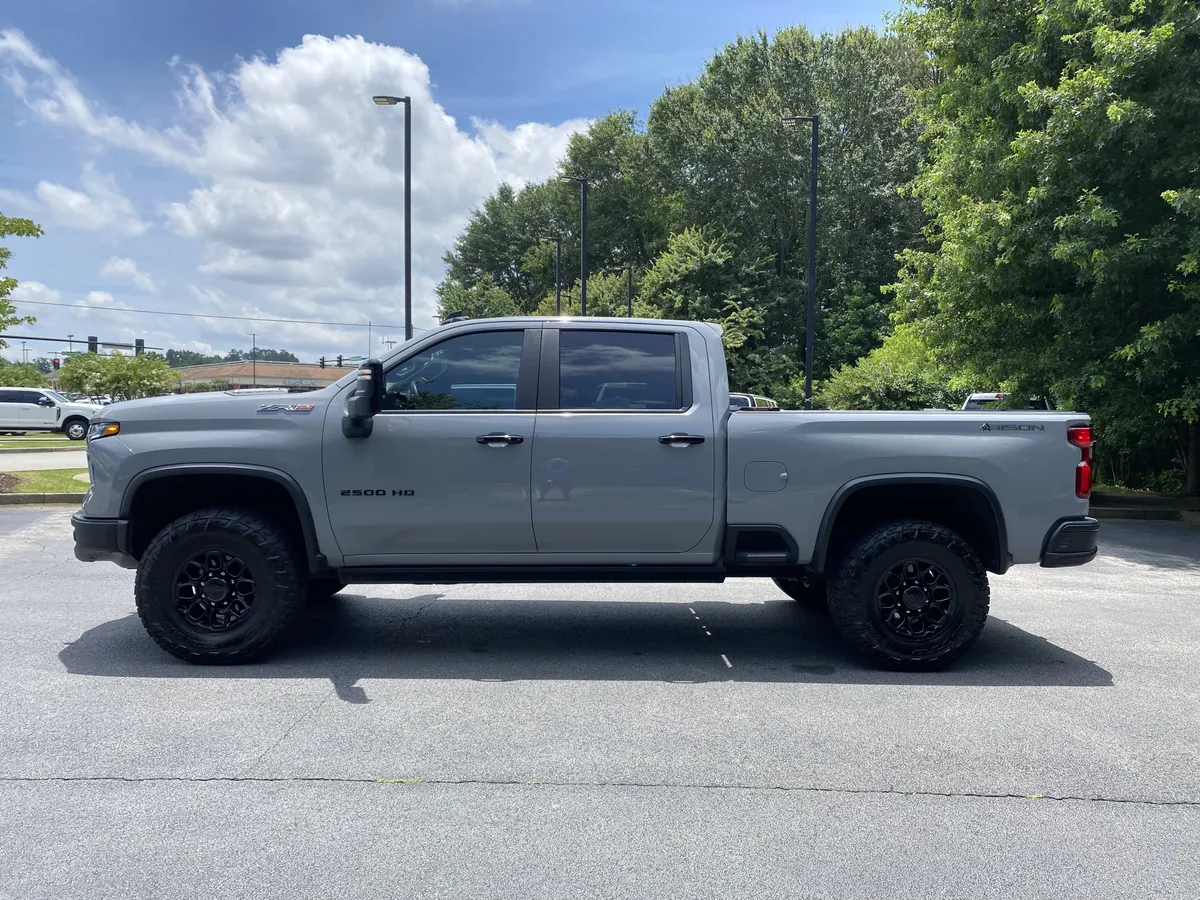 2024 Chevrolet Silverado 2500HD ZR2 thumbnail 5