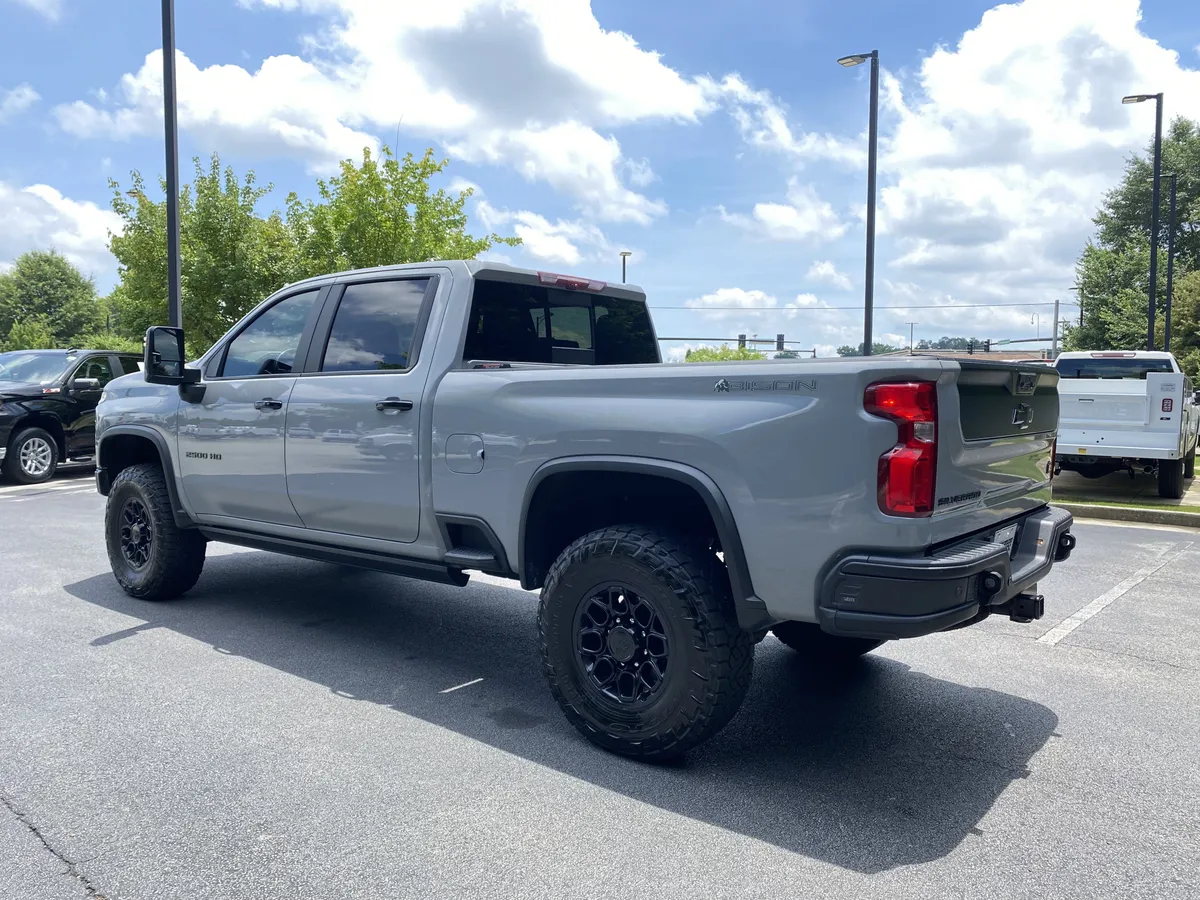 2024 Chevrolet Silverado 2500HD ZR2 thumbnail 6