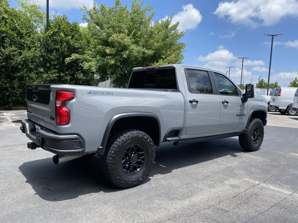 2024 Chevrolet Silverado 2500HD ZR2 thumbnail 8