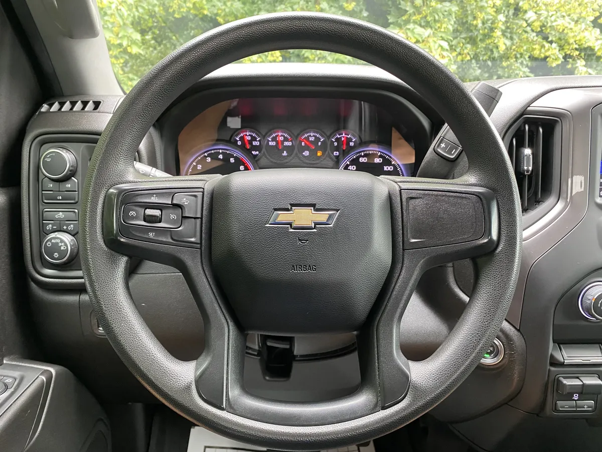 2024 Chevrolet Silverado 3500HD Work Truck thumbnail 18