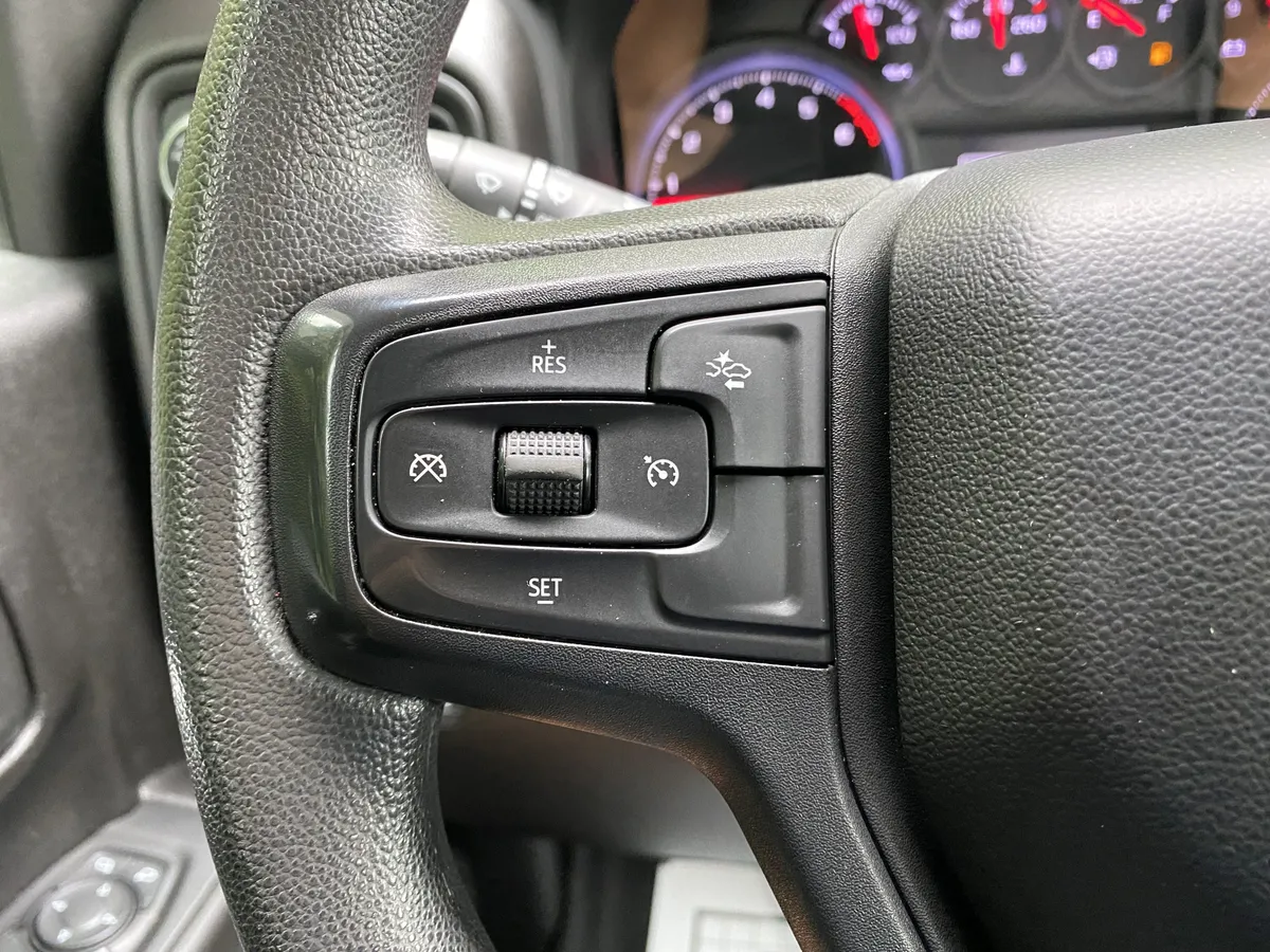 2024 Chevrolet Silverado 3500HD Work Truck thumbnail 19