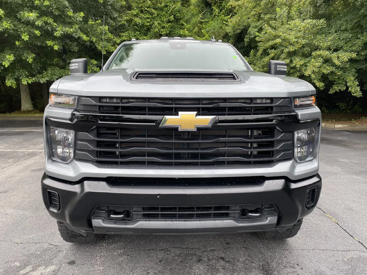2024 Chevrolet Silverado 3500HD Work Truck thumbnail 2