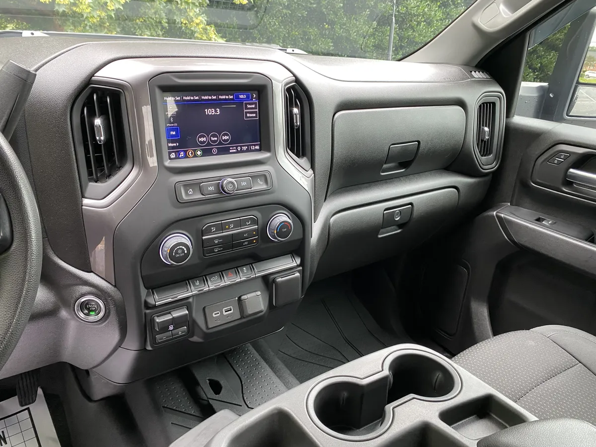 2024 Chevrolet Silverado 3500HD Work Truck thumbnail 22