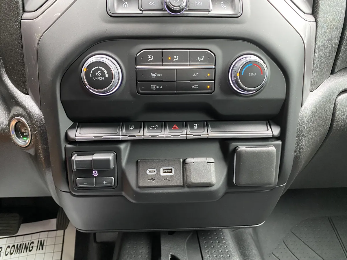 2024 Chevrolet Silverado 3500HD Work Truck thumbnail 27