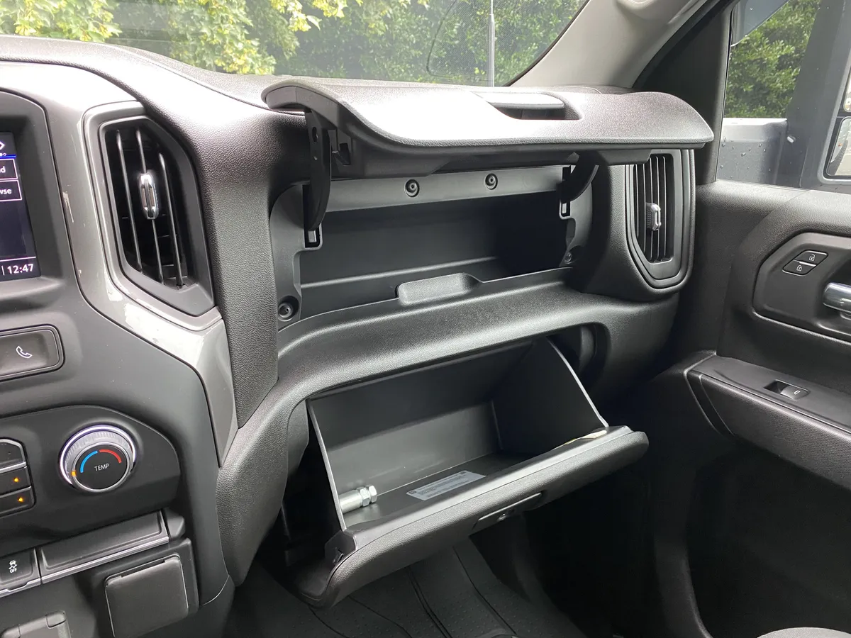 2024 Chevrolet Silverado 3500HD Work Truck thumbnail 28