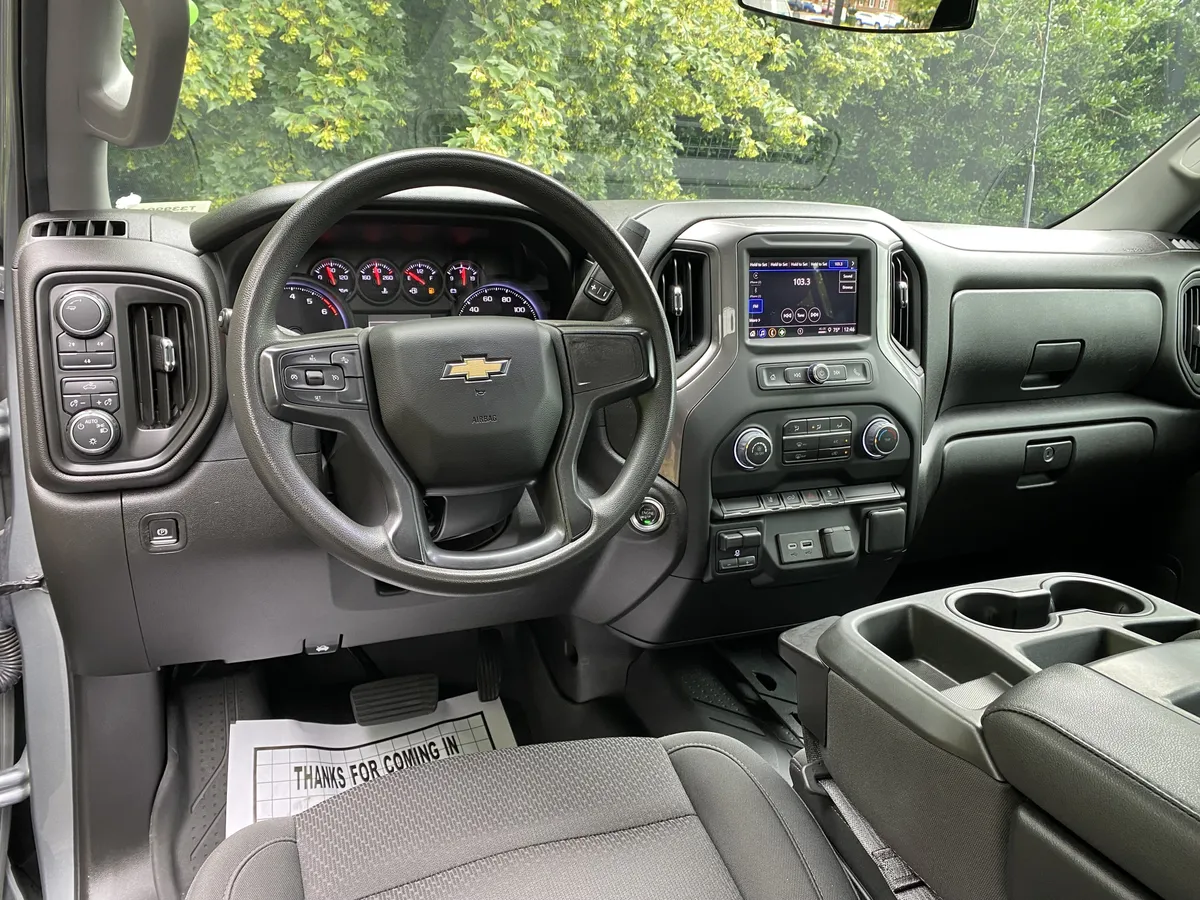2024 Chevrolet Silverado 3500HD Work Truck thumbnail 30