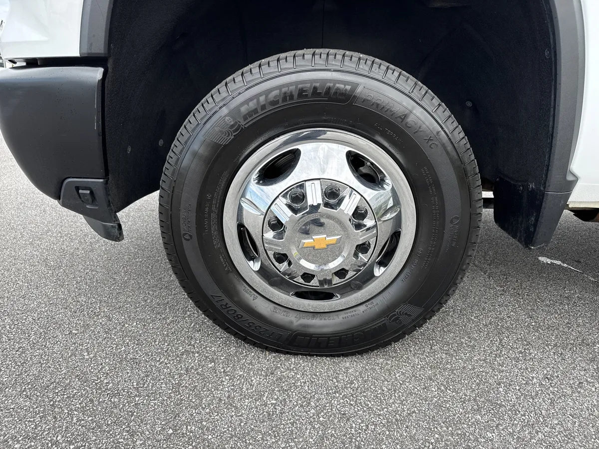 2024 Chevrolet Silverado 3500HD Work Truck thumbnail 12
