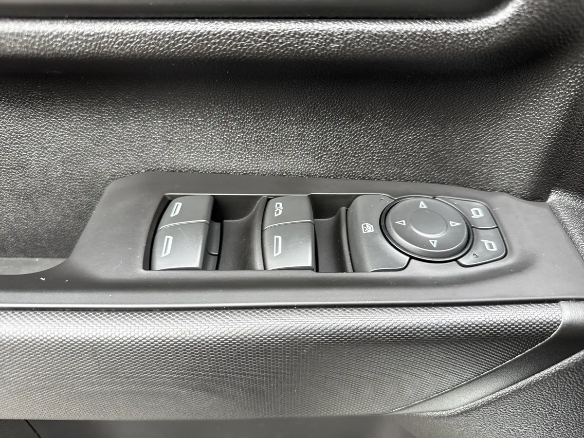 2024 Chevrolet Silverado 3500HD Work Truck thumbnail 14