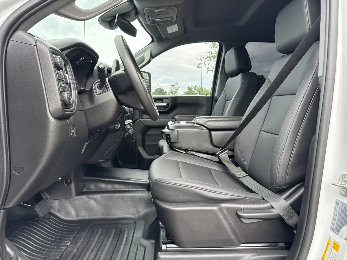 2024 Chevrolet Silverado 3500HD Work Truck thumbnail 15