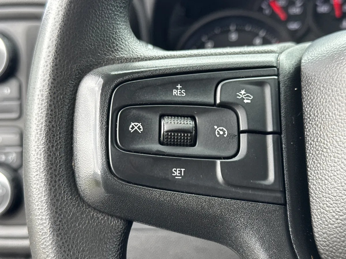 2024 Chevrolet Silverado 3500HD Work Truck thumbnail 19