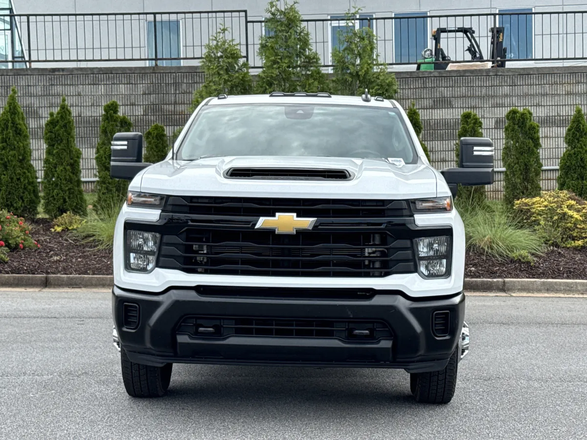 2024 Chevrolet Silverado 3500HD Work Truck thumbnail 2