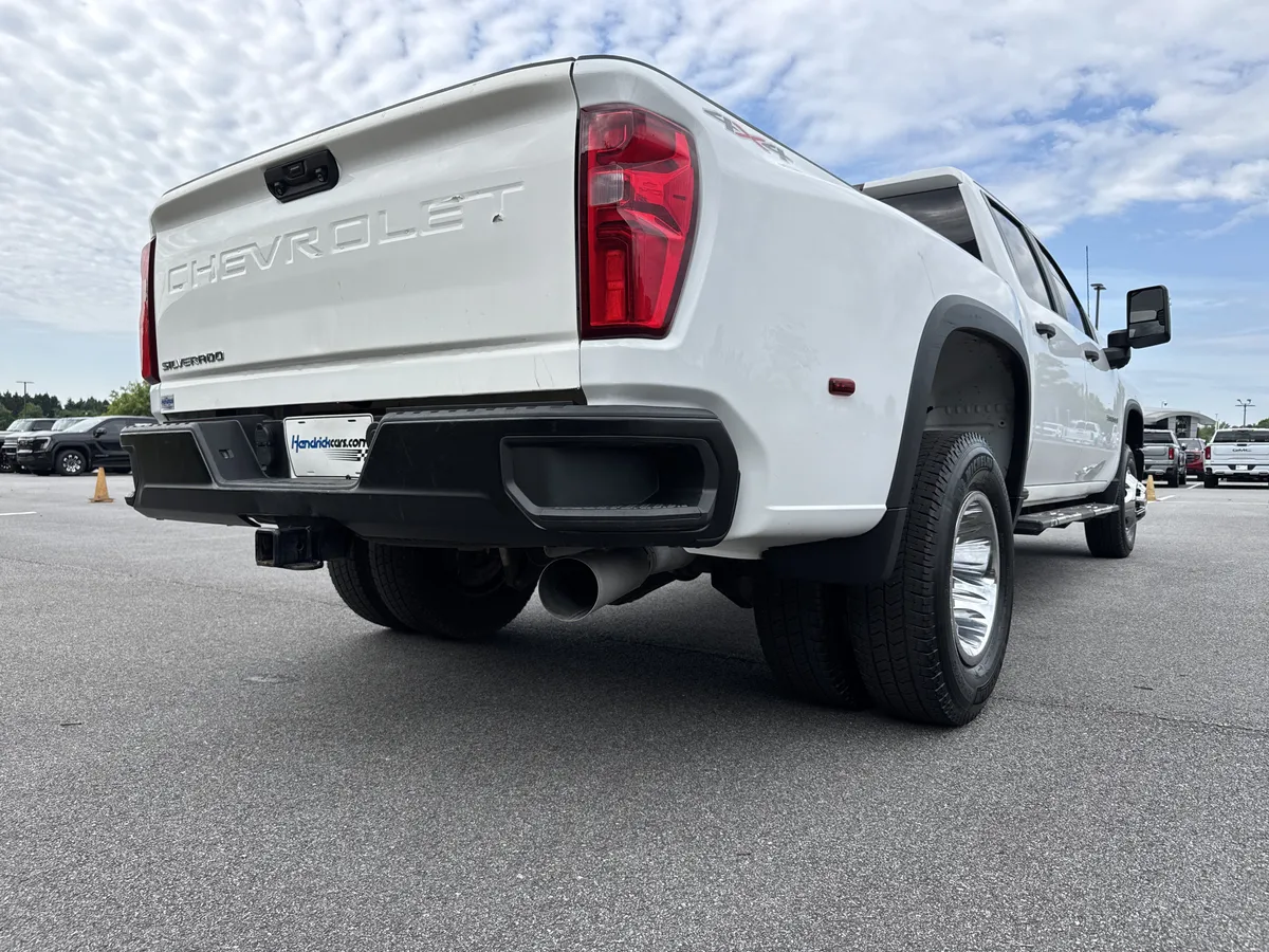 2024 Chevrolet Silverado 3500HD Work Truck thumbnail 9