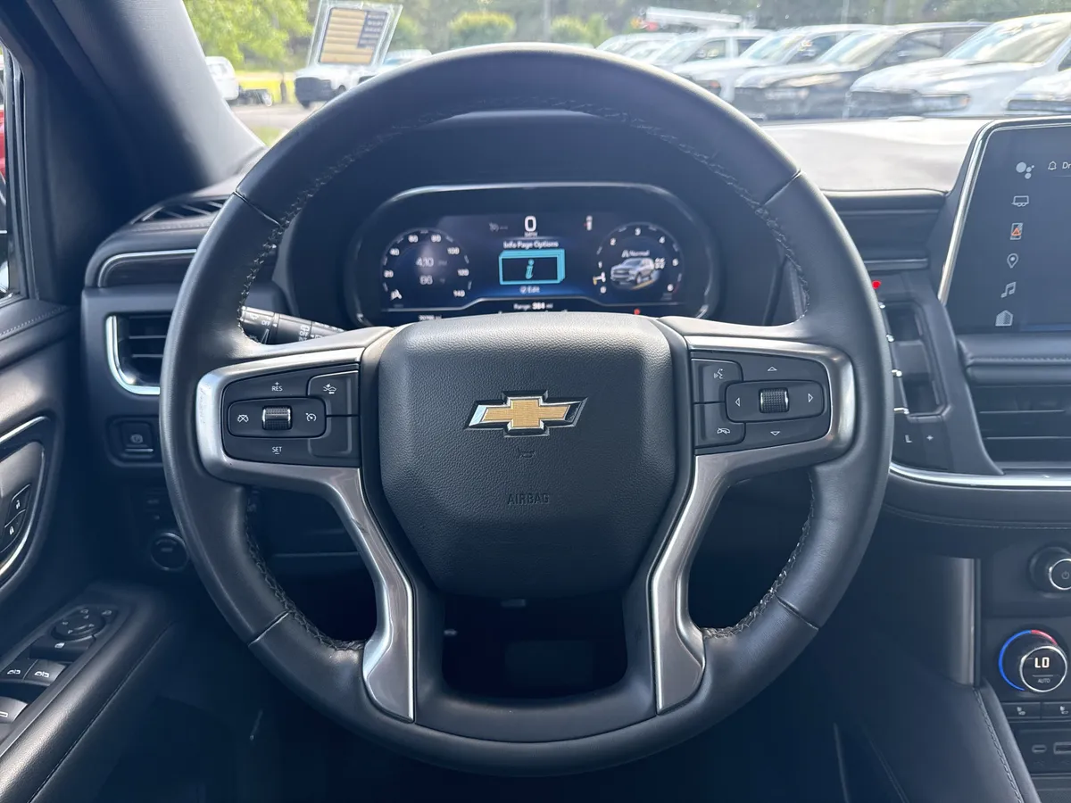 2024 Chevrolet Suburban LT thumbnail 27