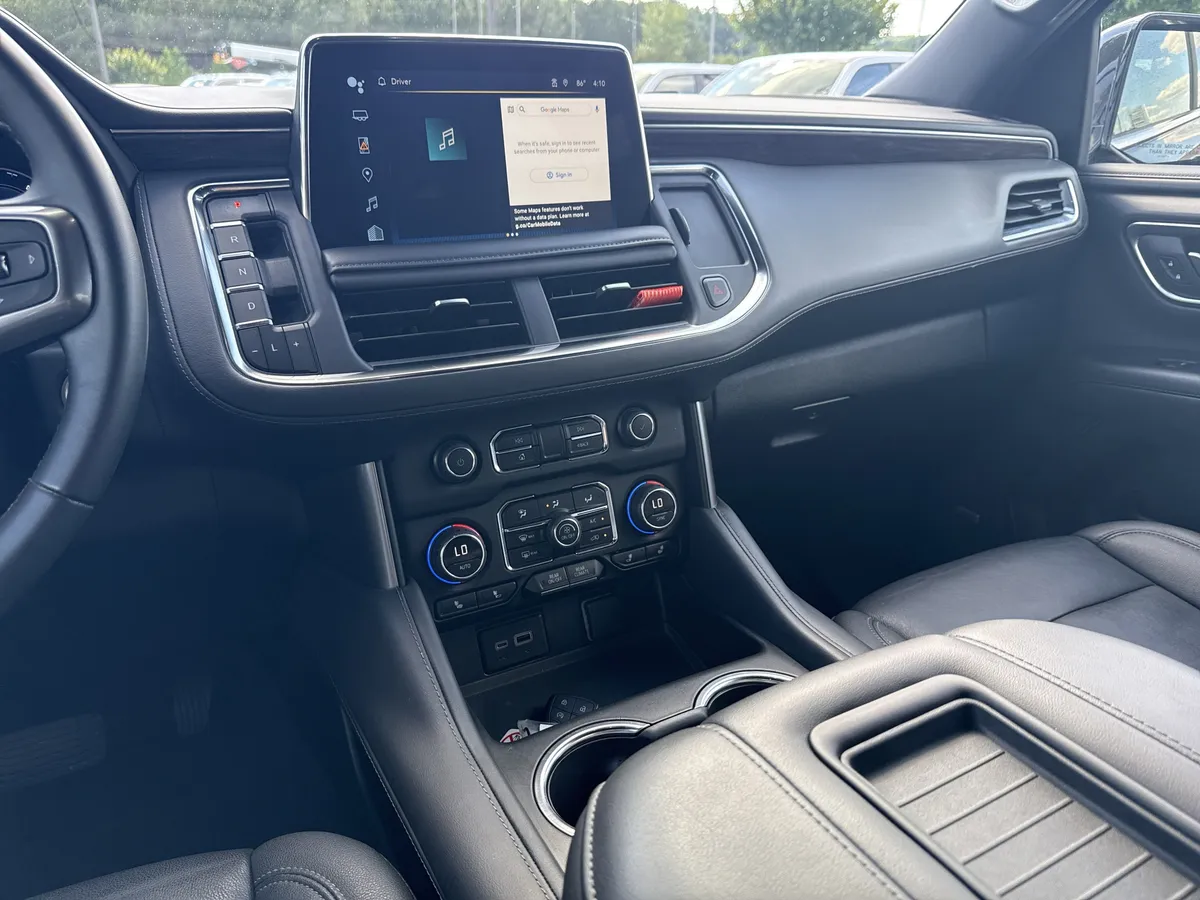 2024 Chevrolet Suburban LT thumbnail 31