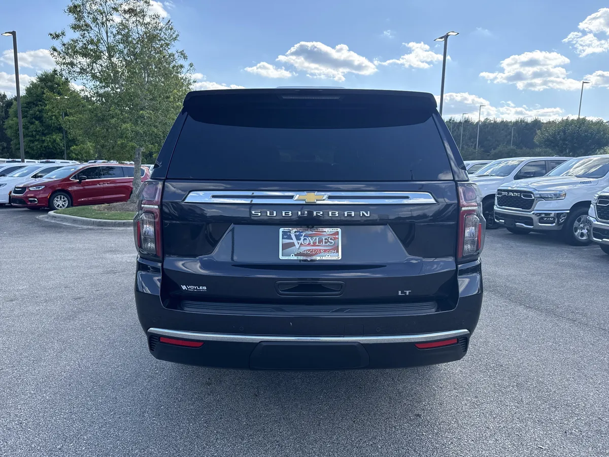2024 Chevrolet Suburban LT thumbnail 6