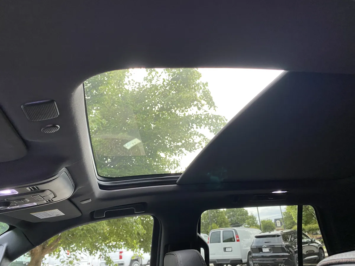 2024 Chevrolet Tahoe High Country thumbnail 34