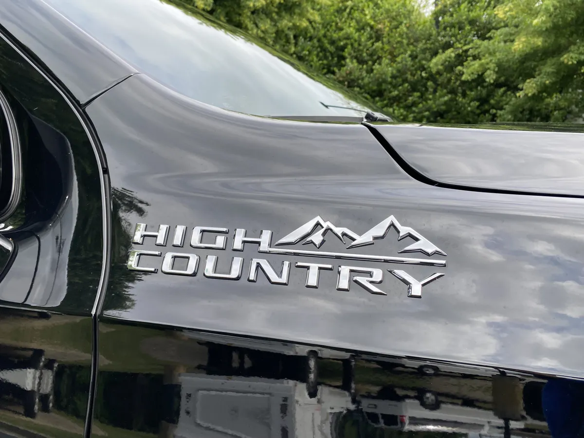 2024 Chevrolet Tahoe High Country thumbnail 44