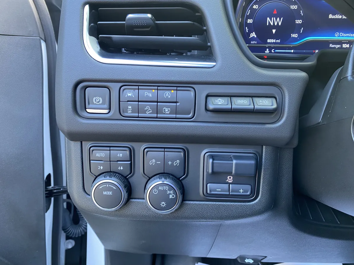 2024 Chevrolet Tahoe High Country thumbnail 17