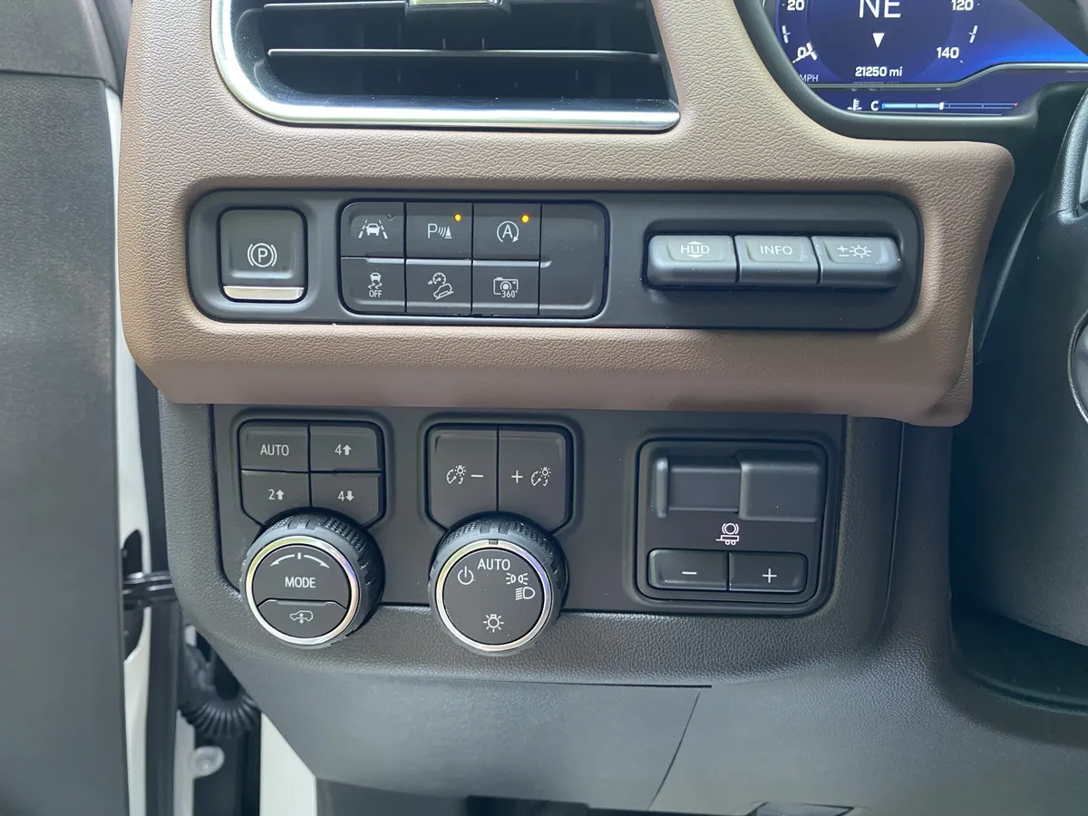 2024 Chevrolet Tahoe High Country thumbnail 17