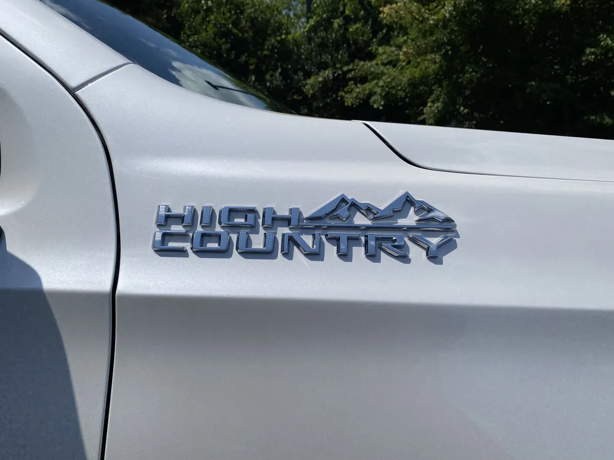 2024 Chevrolet Tahoe High Country thumbnail 43