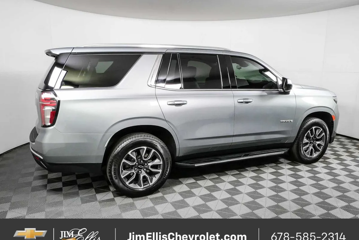 2024 Chevrolet Tahoe LS thumbnail 2