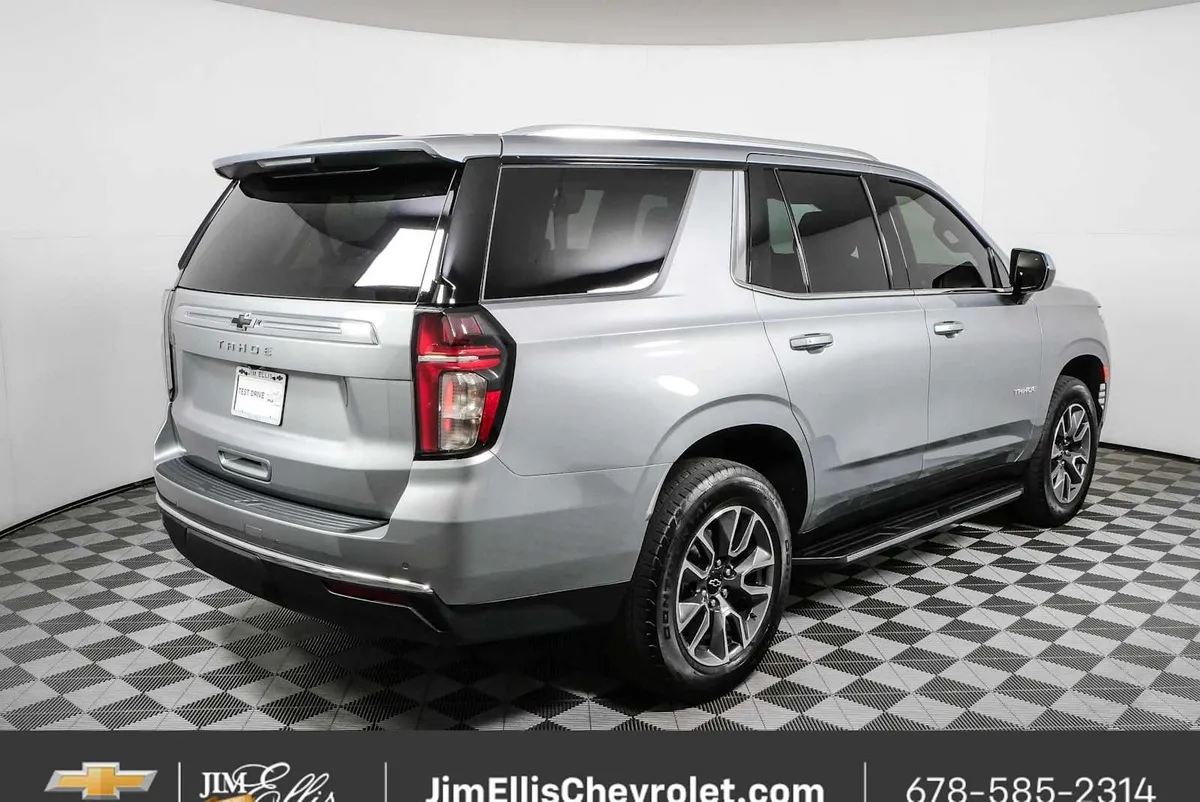 2024 Chevrolet Tahoe LS thumbnail 3