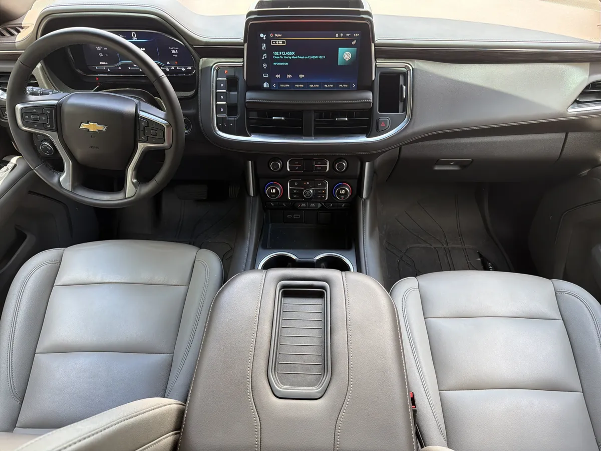 2024 Chevrolet Tahoe LT thumbnail 3