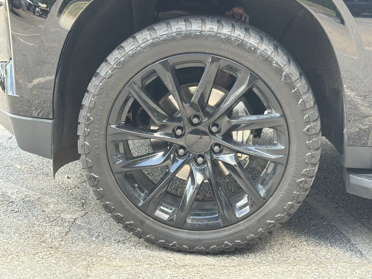 2024 Chevrolet Tahoe LT thumbnail 32
