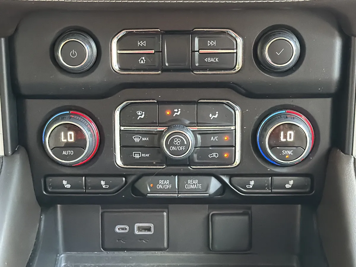 2024 Chevrolet Tahoe LT thumbnail 6