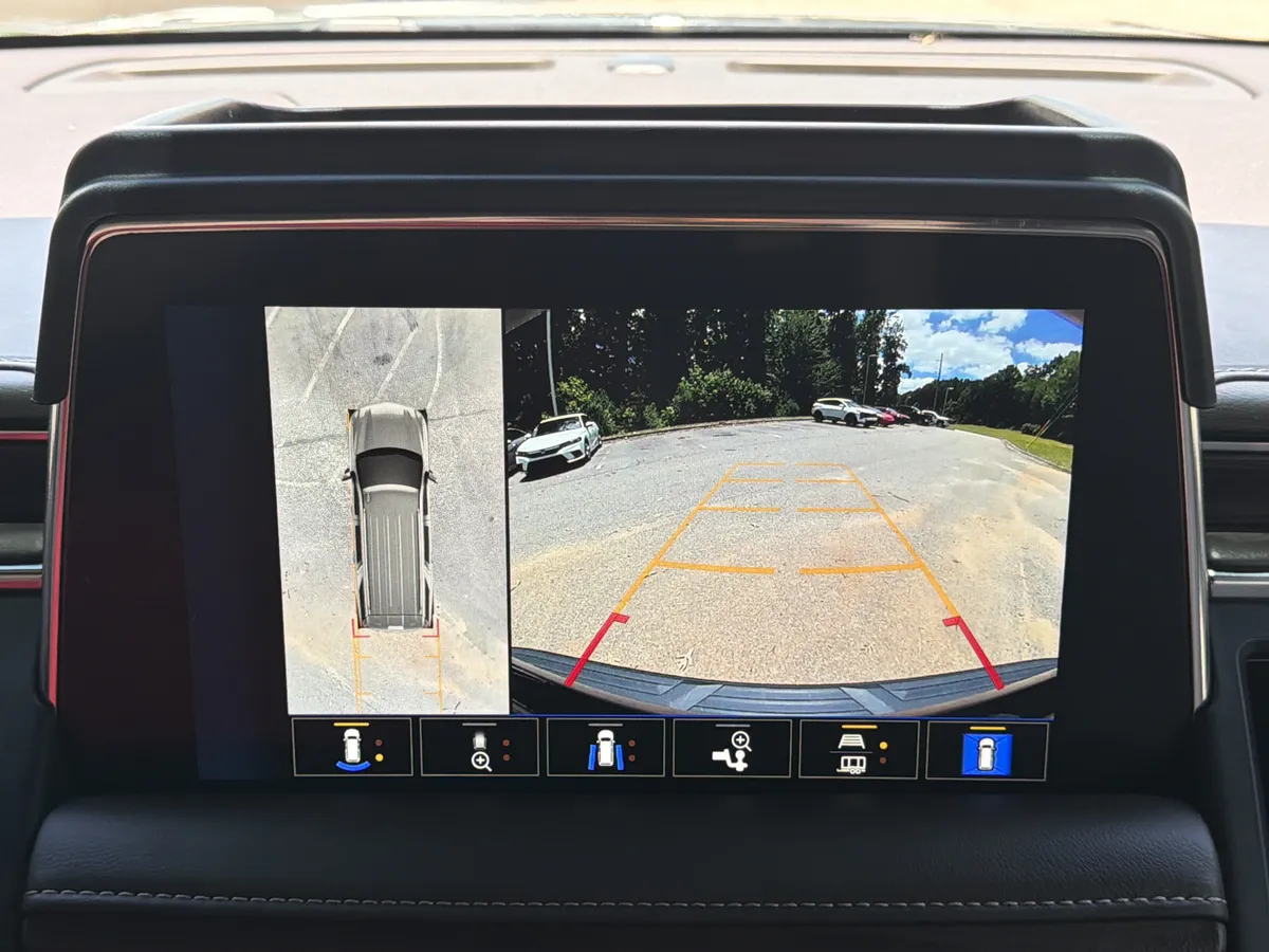 2024 Chevrolet Tahoe LT thumbnail 7