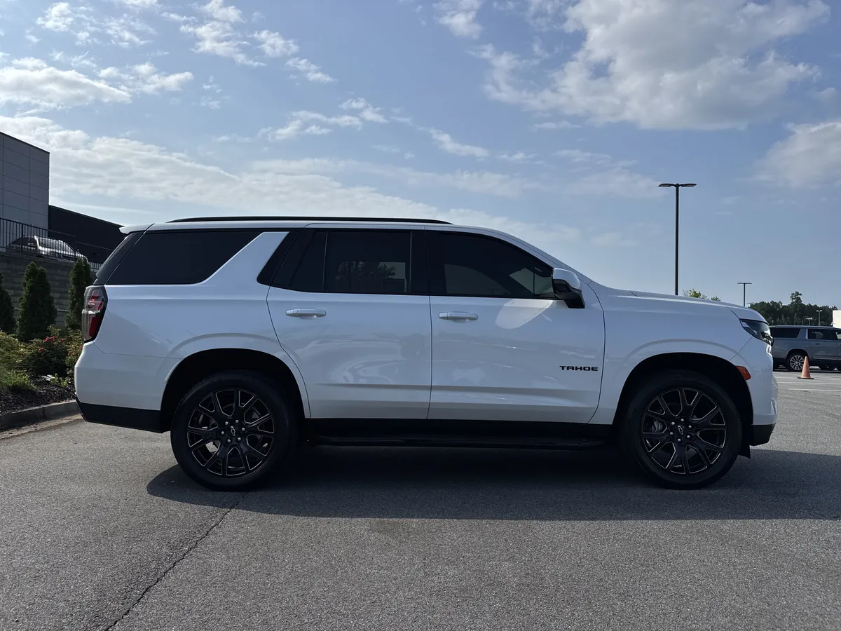 2024 Chevrolet Tahoe RST thumbnail 10