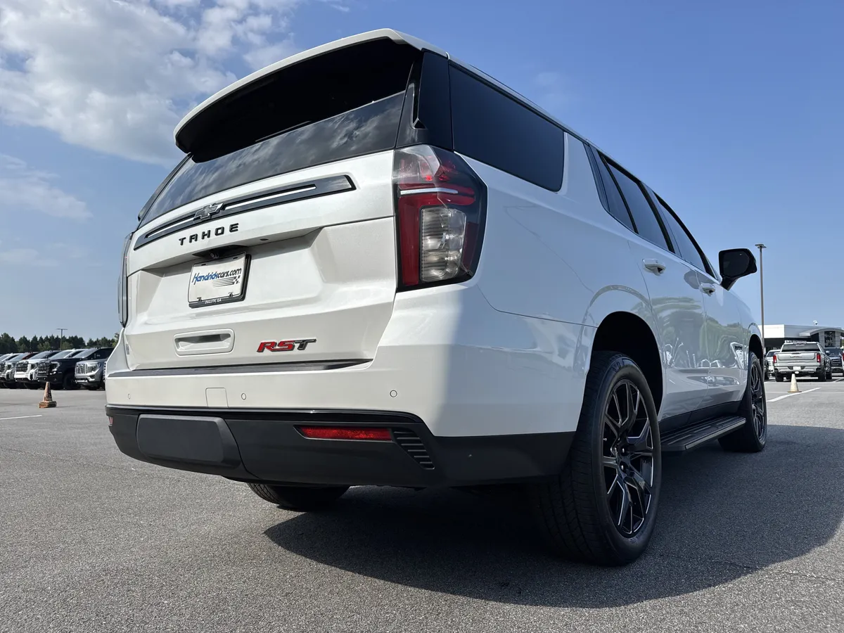 2024 Chevrolet Tahoe RST thumbnail 9