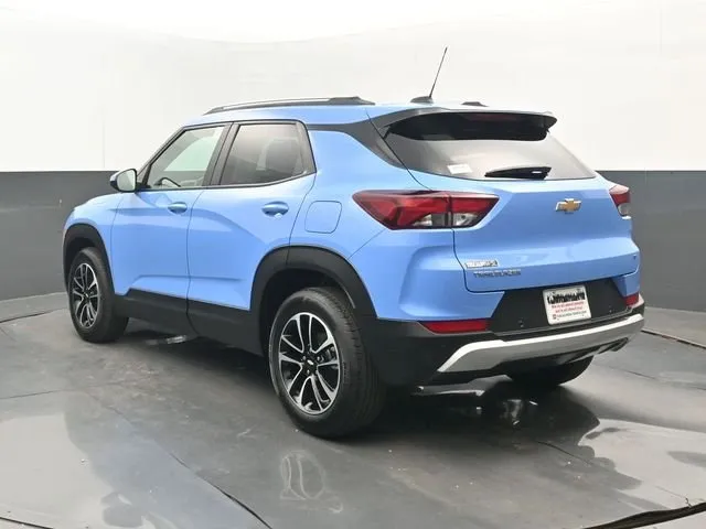 2024 Chevrolet TrailBlazer LT thumbnail 3