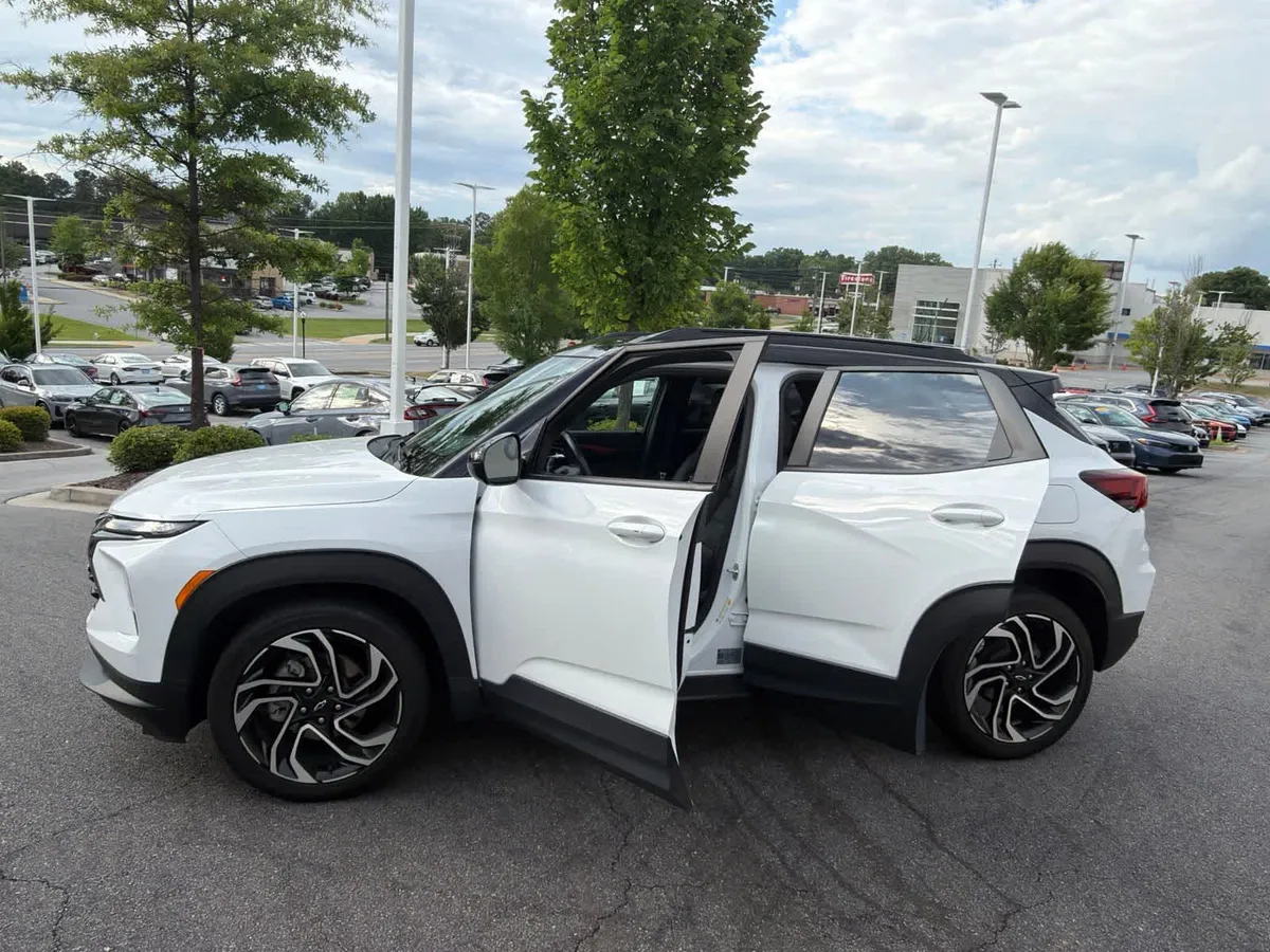 2024 Chevrolet Trailblazer RS thumbnail 19