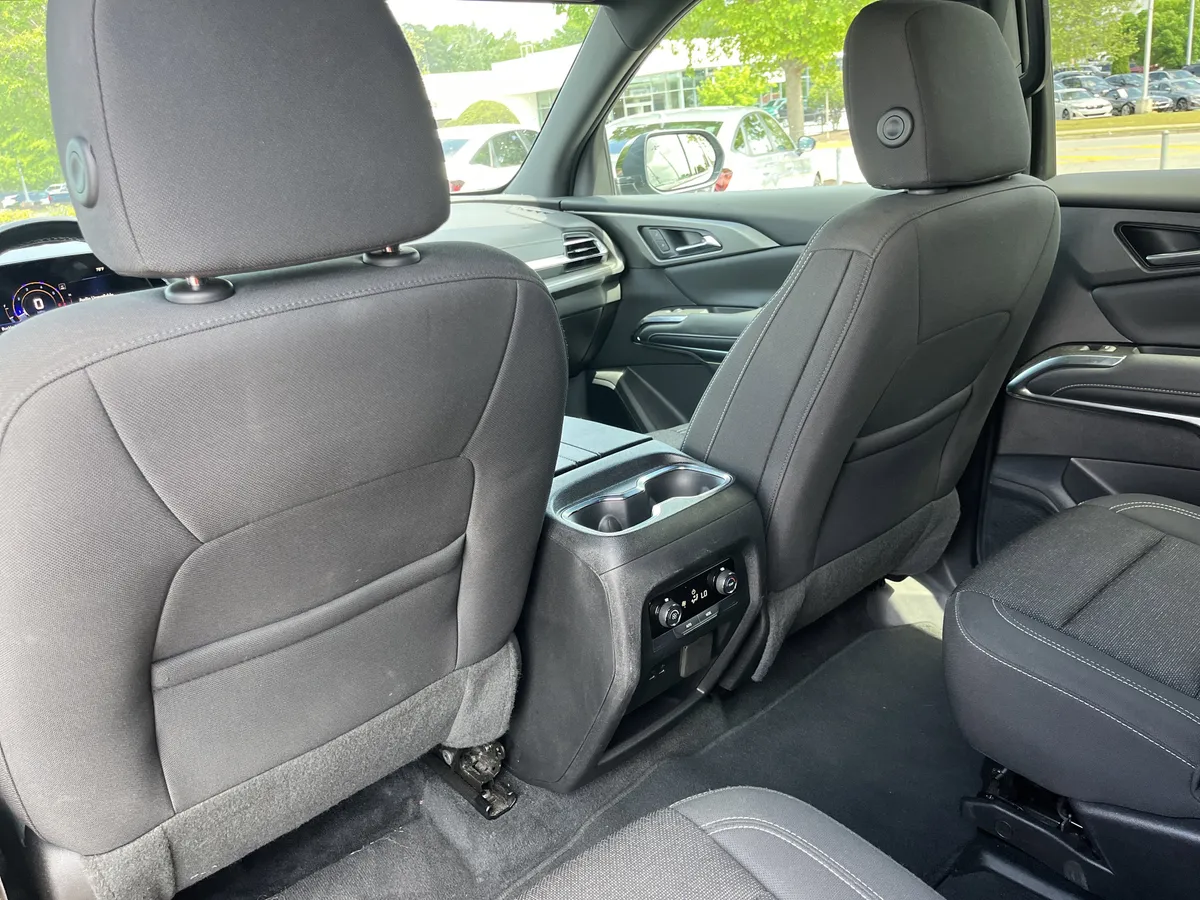2024 Chevrolet Traverse AWD LT thumbnail 17