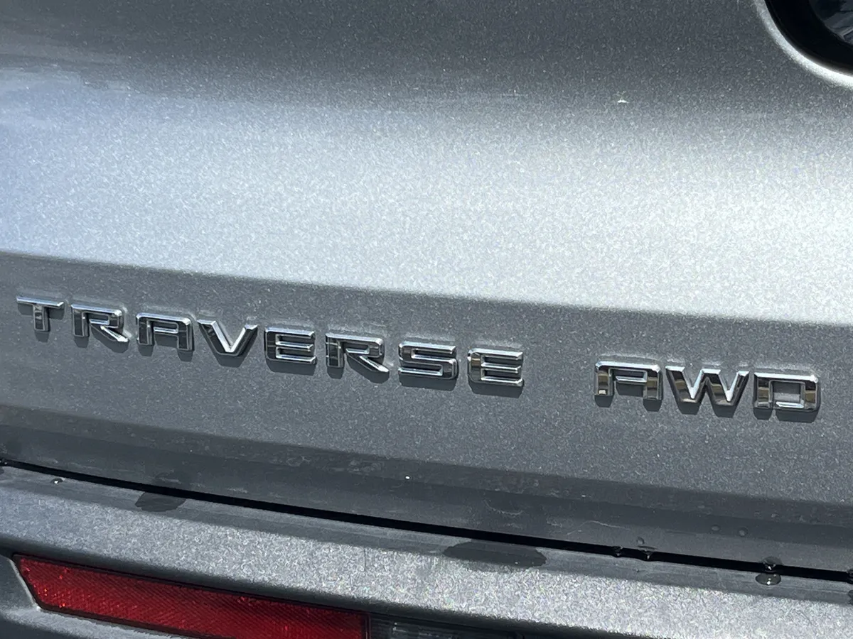 2024 Chevrolet Traverse AWD LT thumbnail 24