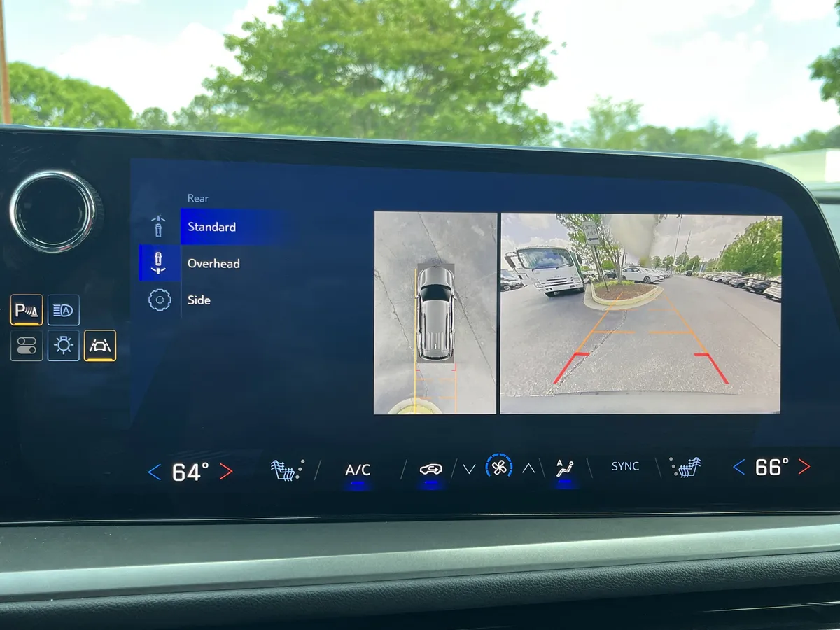2024 Chevrolet Traverse AWD LT thumbnail 6