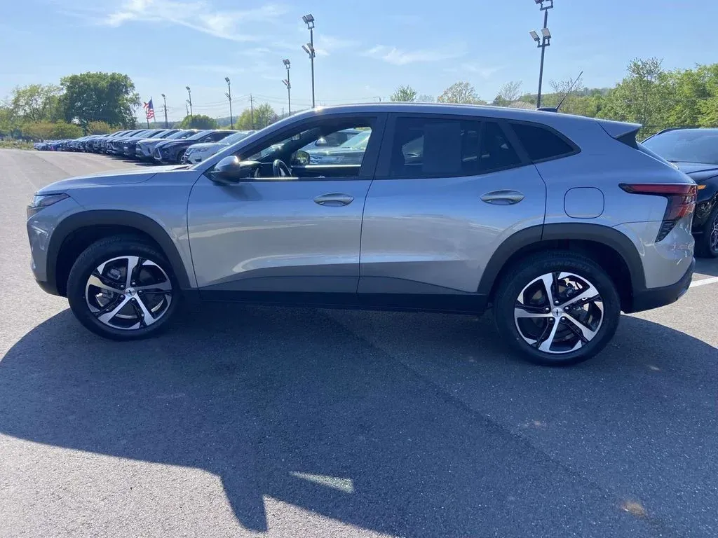 2024 Chevrolet Trax 1RS thumbnail 6