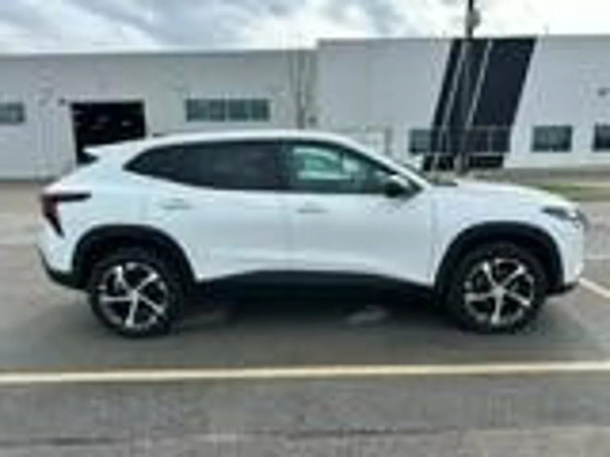 2024 Chevrolet Trax 1RS thumbnail 2