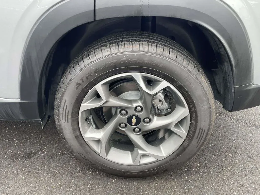 2024 Chevrolet Trax LT thumbnail 27