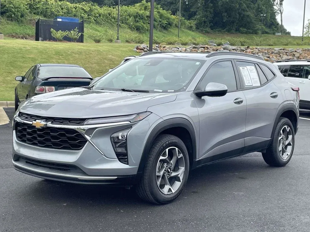 2024 Chevrolet Trax LT thumbnail 7