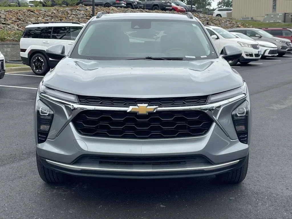 2024 Chevrolet Trax LT thumbnail 8