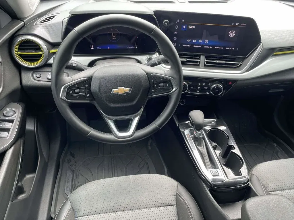 2024 Chevrolet Trax LT thumbnail 9