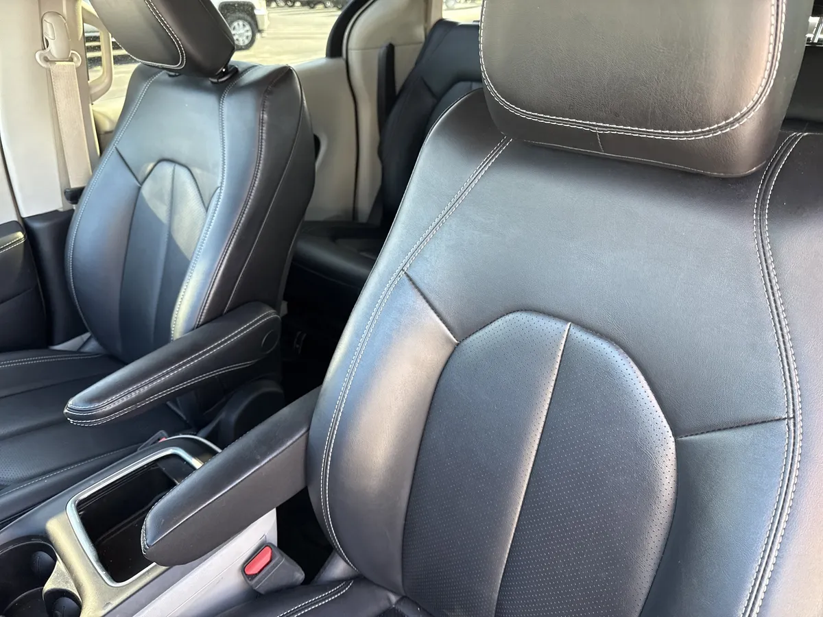 2024 Chrysler Pacifica Hybrid Select thumbnail 14
