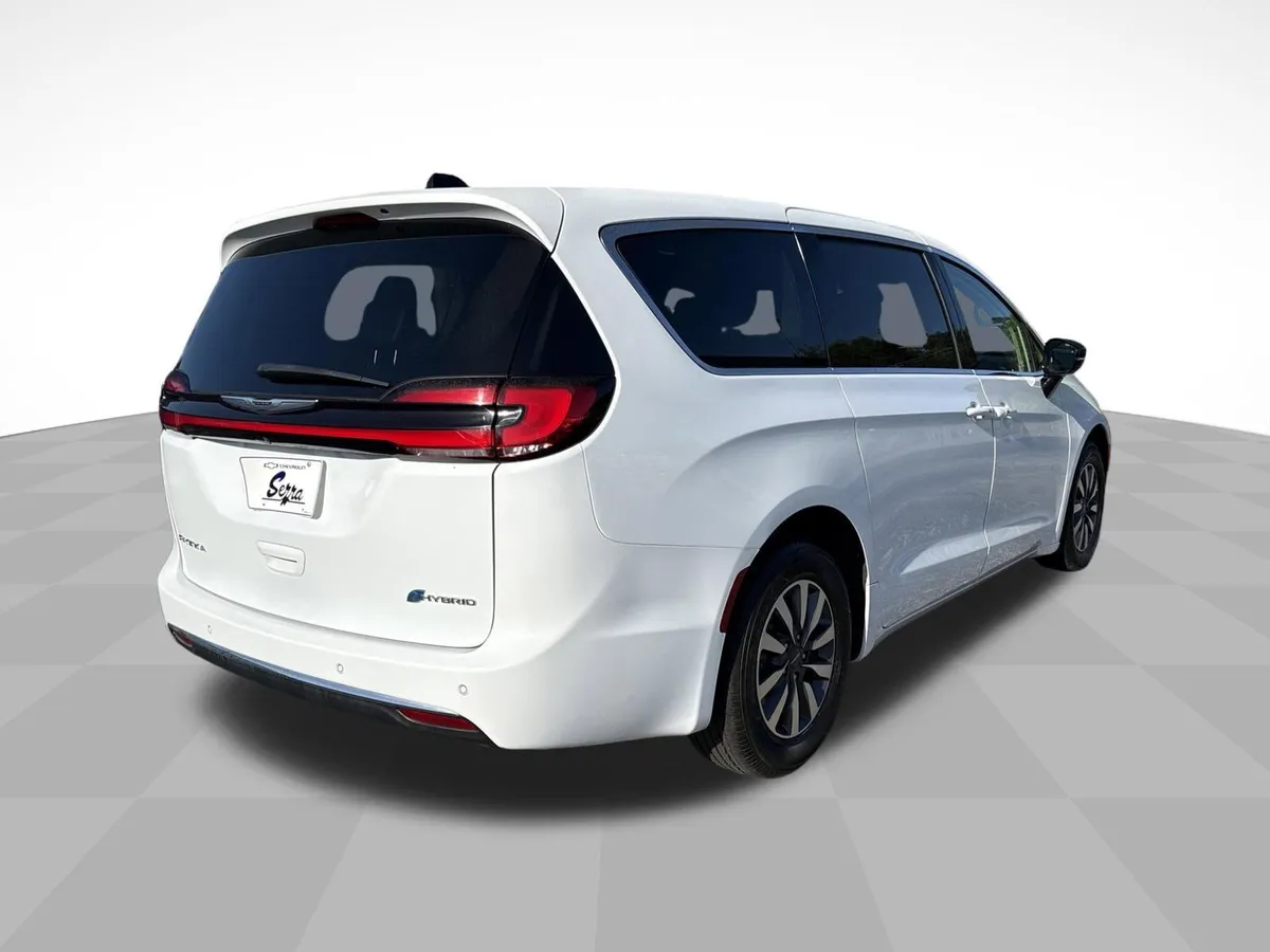 2024 Chrysler Pacifica Hybrid Select thumbnail 7