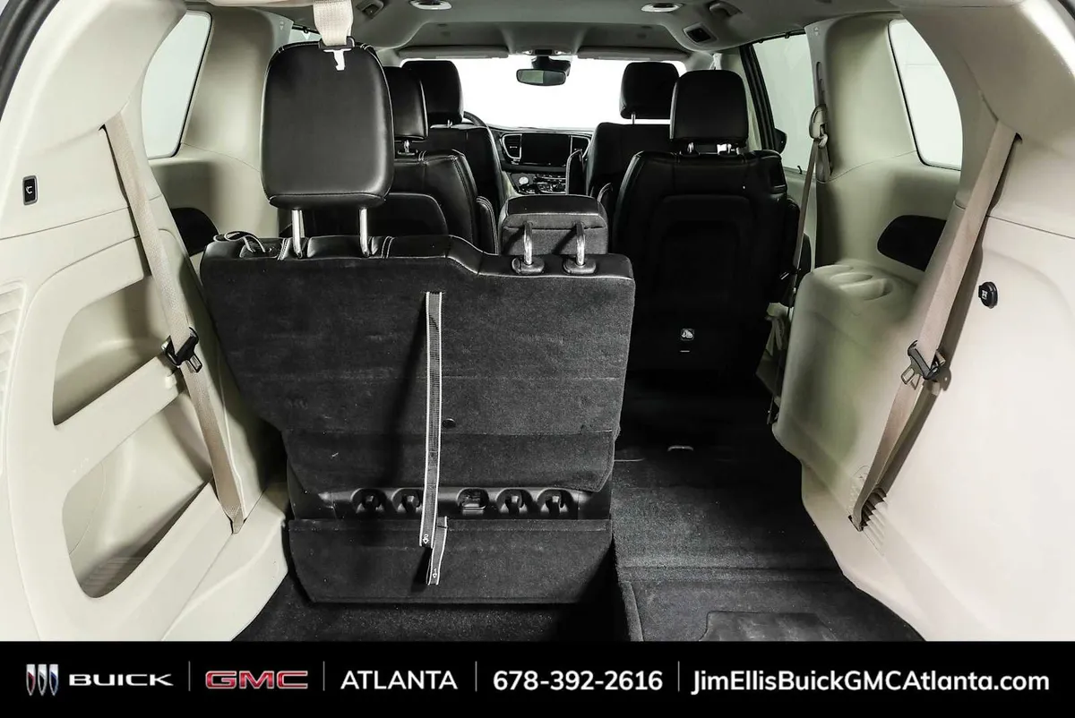 2024 Chrysler Pacifica Touring L thumbnail 30