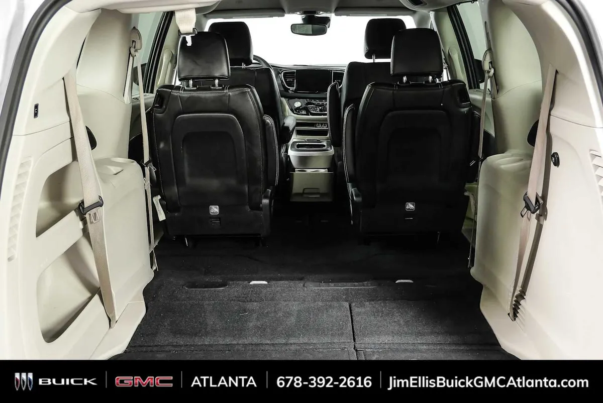 2024 Chrysler Pacifica Touring L thumbnail 31