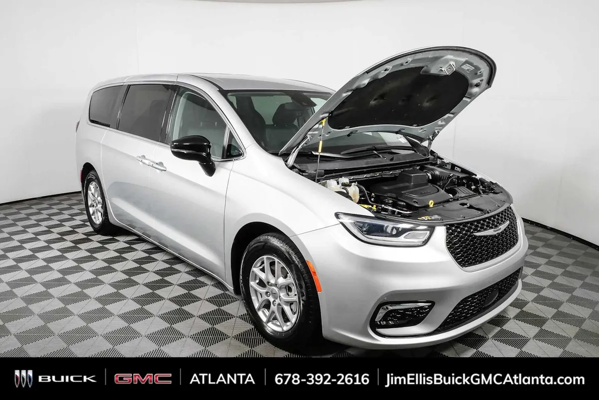 2024 Chrysler Pacifica Touring L thumbnail 34