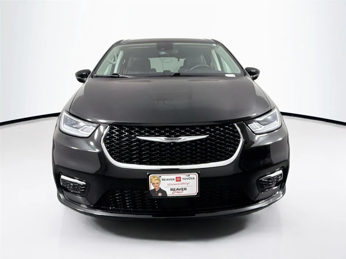2024 Chrysler Pacifica Touring L thumbnail 8